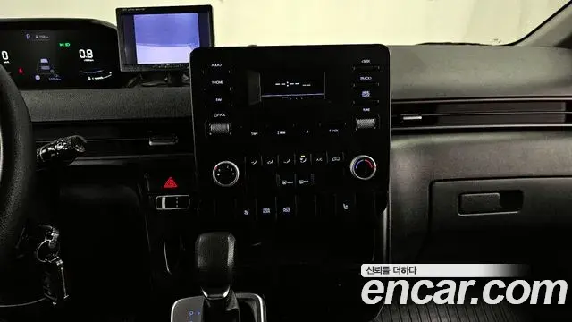 Hyundai Staria 2023 — Фото 14/20