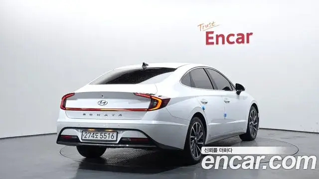 Hyundai Sonata Hybrid 2020 — Photo 8/20