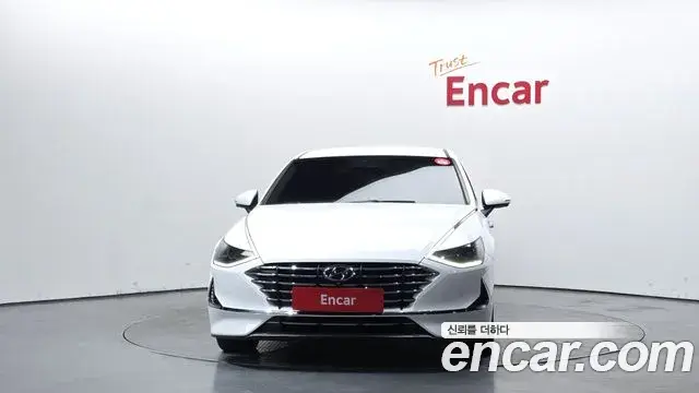 Hyundai Sonata Hybrid 2020 — Photo 19/20