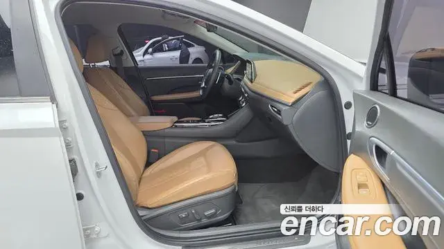 Hyundai Sonata Hybrid 2020 — Photo 15/20