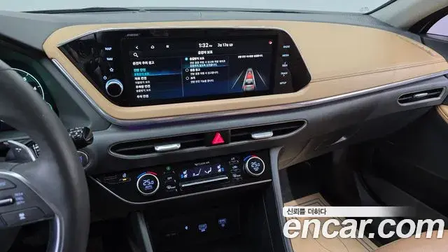 Hyundai Sonata Hybrid 2020 — Photo 17/20