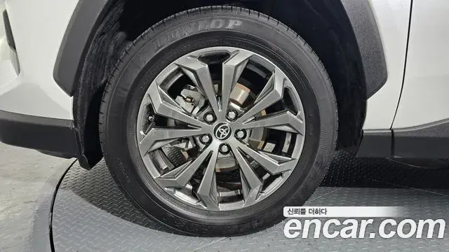 Toyota RAV4 2024 — Photo 6/20