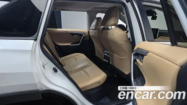 Toyota RAV4 2024 — Photo 10/20