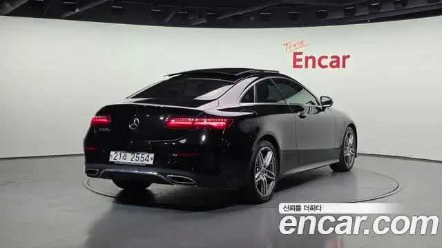 Mercedes-Benz E-Class 2019 — ფოტო 6/20