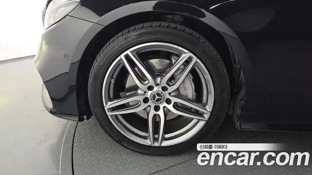 Mercedes-Benz E-Class 2019 — ფოტო 12/20