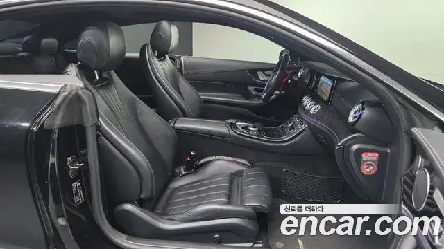 Mercedes-Benz E-Class 2019 — ფოტო 8/20