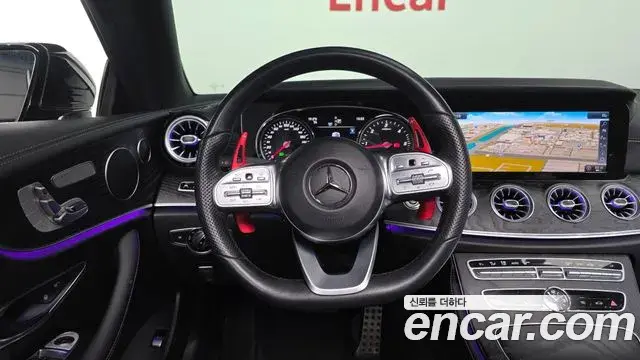 Mercedes-Benz E-Class 2019 — ფოტო 19/20