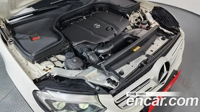 Mercedes-Benz GLC-Class 2018 — Photo 6/20