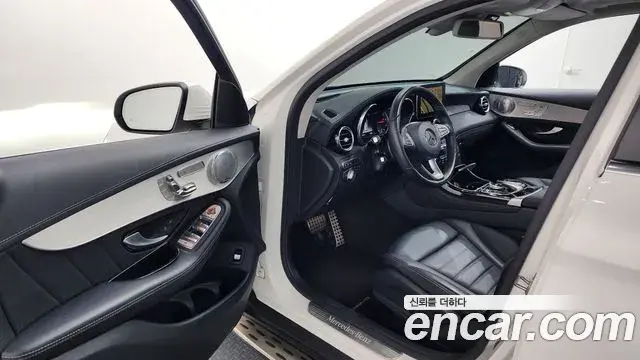 Mercedes-Benz GLC-Class 2018 — Photo 17/20