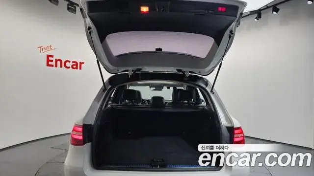 Mercedes-Benz GLC-Class 2018 — Photo 16/20