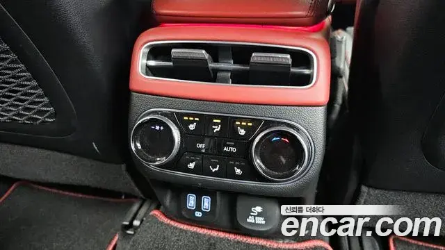 Genesis GV70 2021 — Şəkil 29/32
