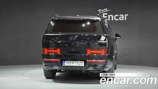 Hyundai Santa Fe 2023 — ფოტო 2/20