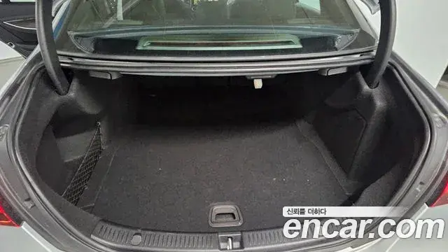 Mercedes-Benz E-Class 2023 — Şəkil 10/20