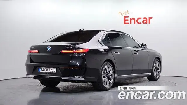 BMW 7 Series 2023 — Şəkil 11/20