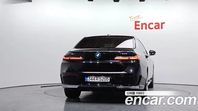 BMW 7 Series 2023 — Şəkil 15/20