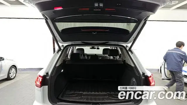 Volkswagen Touareg 2025 — Photo 1/20