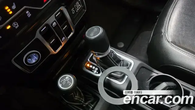 Jeep Wrangler 2022 — Фото 9/20