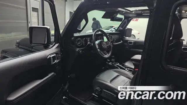 Jeep Wrangler 2022 — Фото 10/20