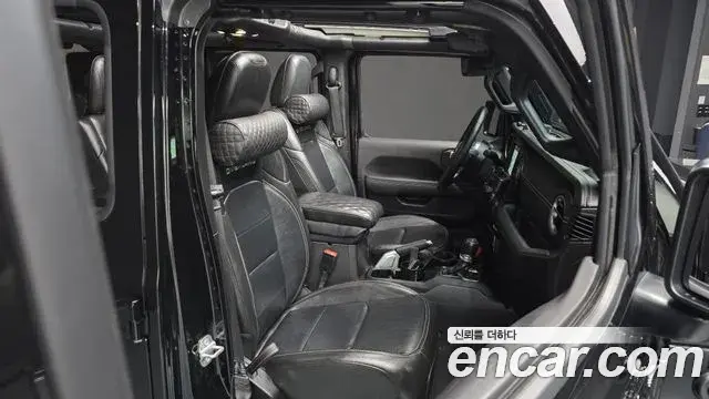 Jeep Wrangler 2022 — Фото 12/20