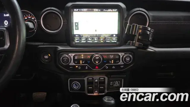 Jeep Wrangler 2022 — Фото 15/20