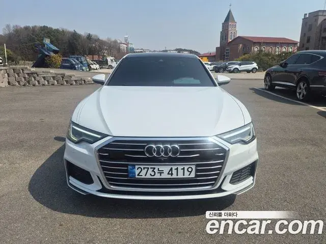 Audi A6 2022 — Photo 2/20