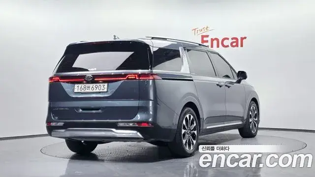 Kia Carnival 2021 — Фото 2/20