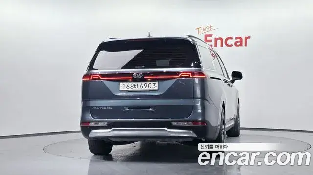 Kia Carnival 2021 — Фото 4/20