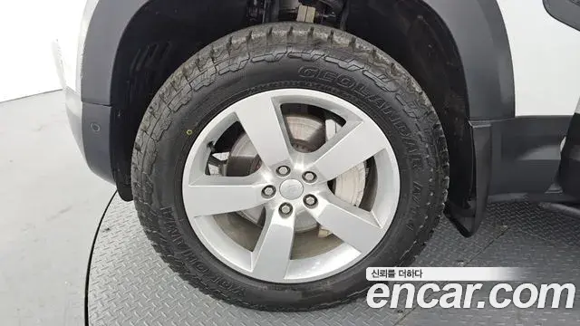 Land Rover Defender 2021 — ფოტო 2/20