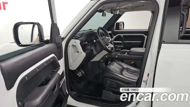 Land Rover Defender 2021 — ფოტო 14/20