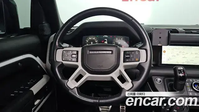 Land Rover Defender 2021 — ფოტო 17/20