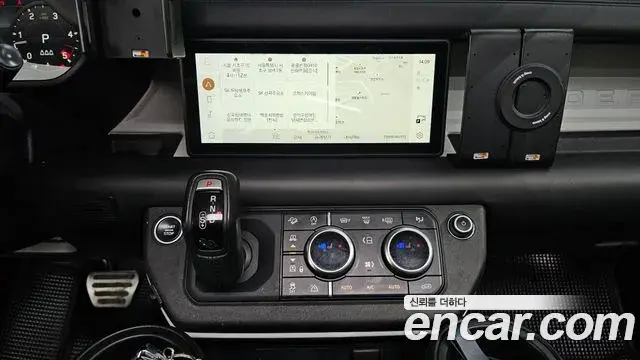 Land Rover Defender 2021 — ფოტო 7/20
