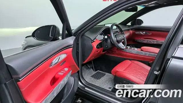 Genesis GV70 2023 — Şəkil 13/20