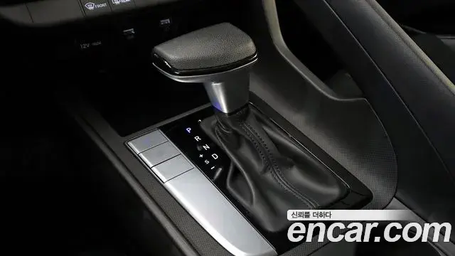 Hyundai The New Avante Hybrid 2022 — Photo 5/20
