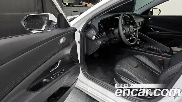 Hyundai The New Avante Hybrid 2022 — Photo 18/20