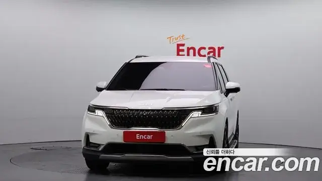 Kia Carnival 2023 — Фото 3/20