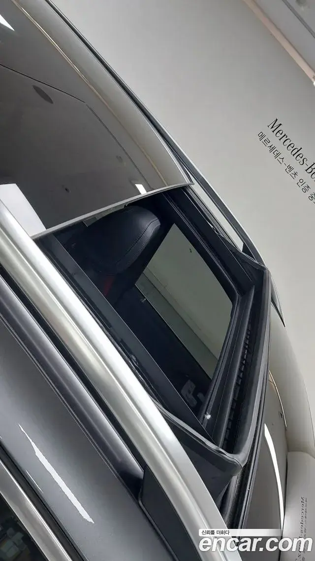 Mercedes-Benz GLE-Class 2021 — Photo 18/19