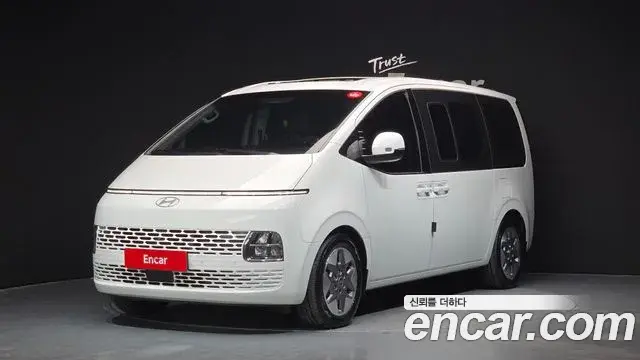 Hyundai Staria 2025 — Фото 1/20