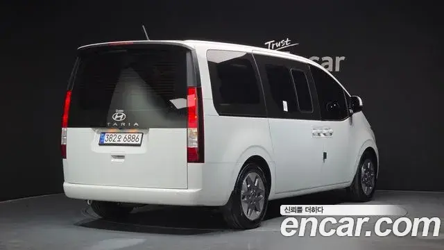 Hyundai Staria 2025 — Фото 2/20