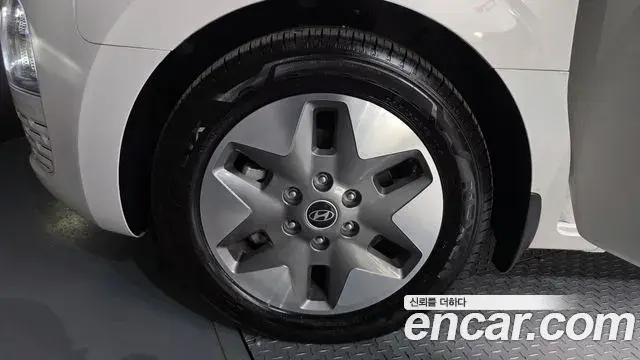 Hyundai Staria 2025 — Фото 5/20