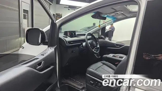 Hyundai Staria 2025 — Фото 10/20