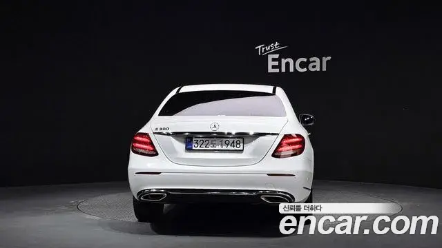 Mercedes-Benz E-Class 2019 — Şəkil 15/20