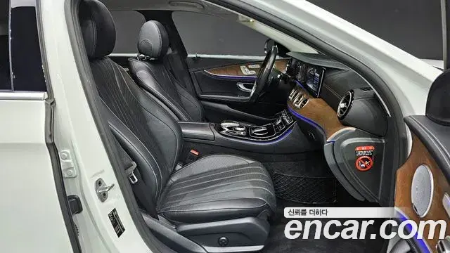 Mercedes-Benz E-Class 2019 — Şəkil 10/20