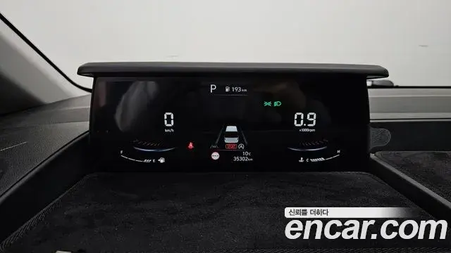 Hyundai Staria 2023 — Photo 9/20