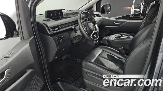 Hyundai Staria 2023 — Photo 10/20