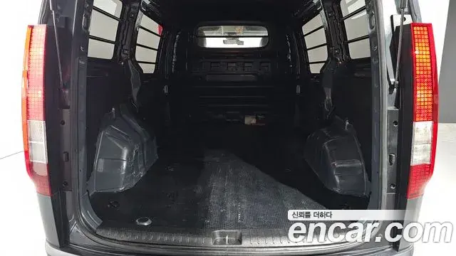 Hyundai Staria 2023 — Photo 14/20