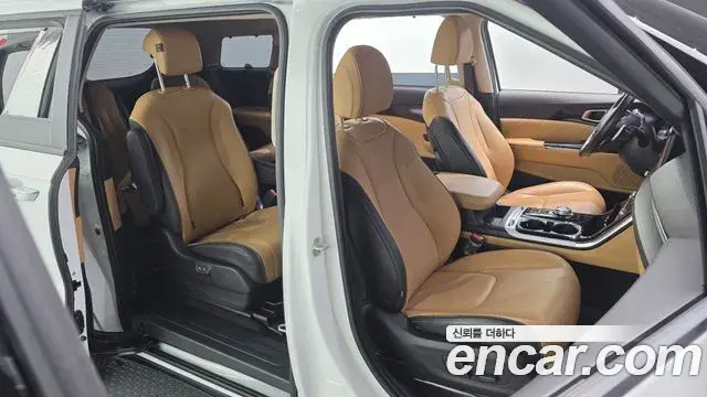 Kia Carnival 2022 — Фото 12/20