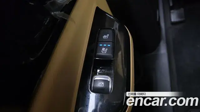 Kia Carnival 2022 — Фото 19/20