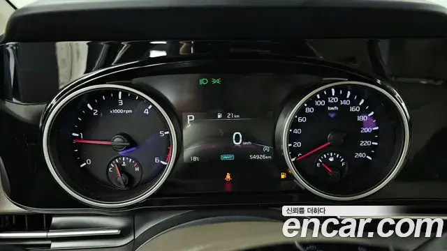 Kia Carnival 2021 — Фото 8/20