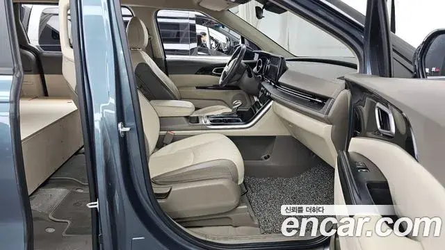 Kia Carnival 2021 — Фото 11/20