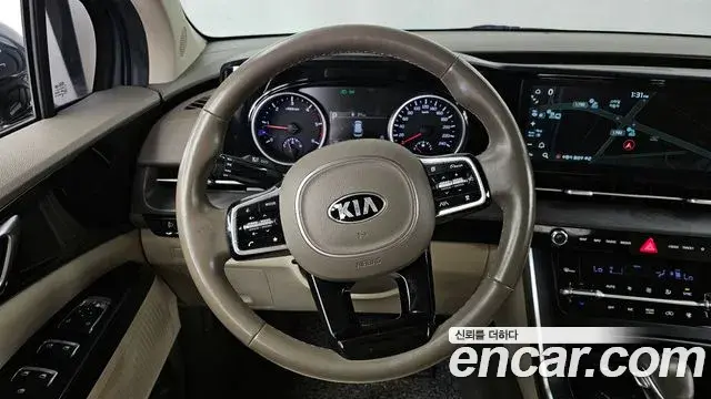 Kia Carnival 2021 — Фото 13/20